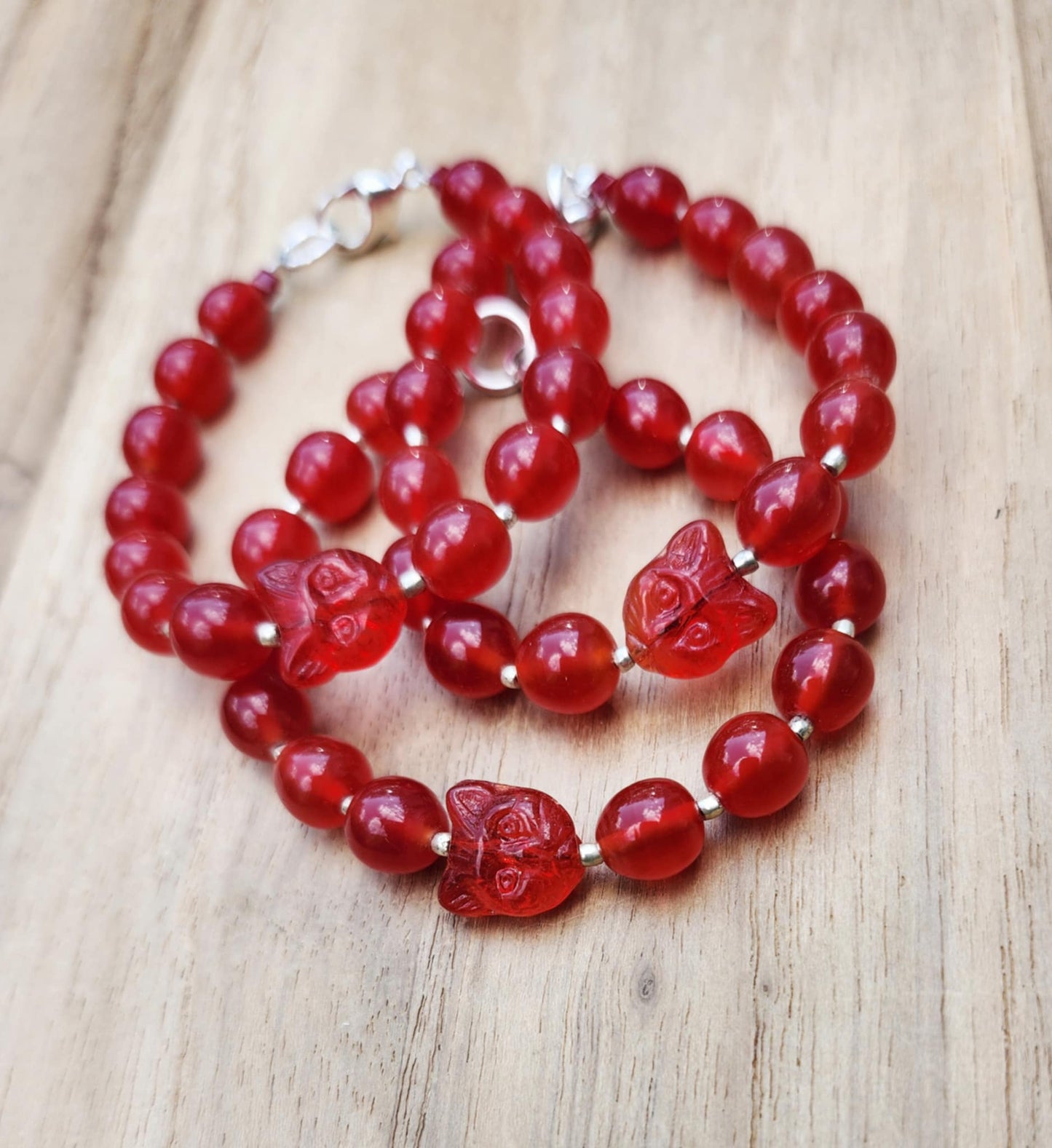Protection bracelet of red cat and vintage Japanese artisan beads