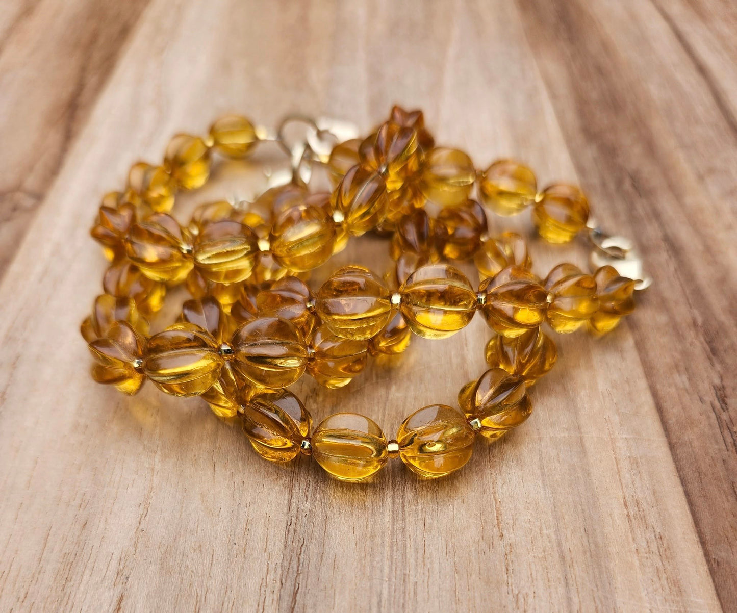 Success bracelet of vintage gold melon Czech beads