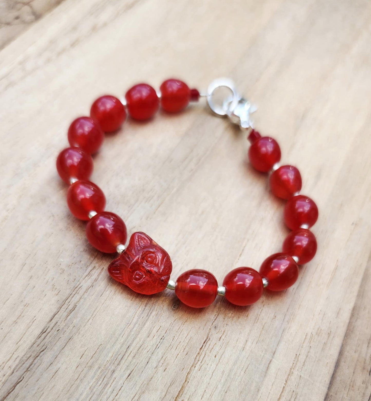 Protection bracelet of red cat and vintage Japanese artisan beads