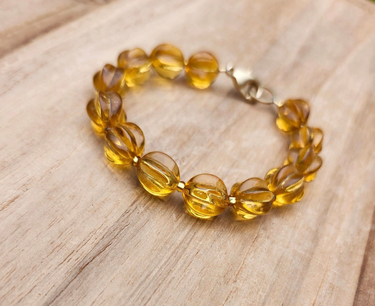 Success bracelet of vintage gold melon Czech beads